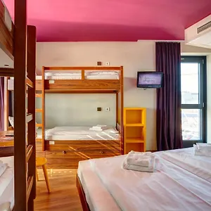 Meininger Frankfurt Main / Airport Hotell